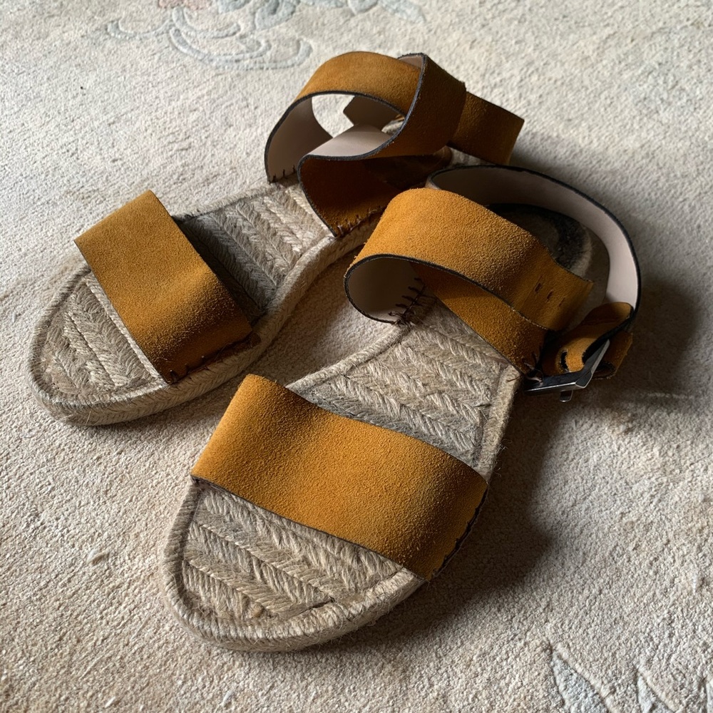 Flat suede sandals